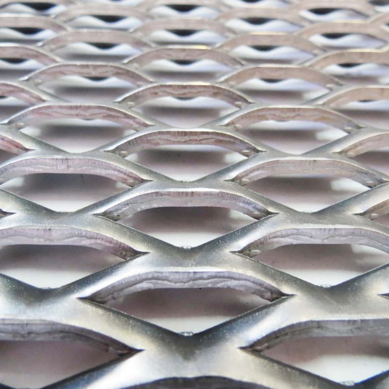 Gradino Antiscivolo In Acciaio Zincato Bazzi - 70x24x7 Cm, Griglia A Maglia 33x33 Mm, Per Scale Interne Ed Esterne